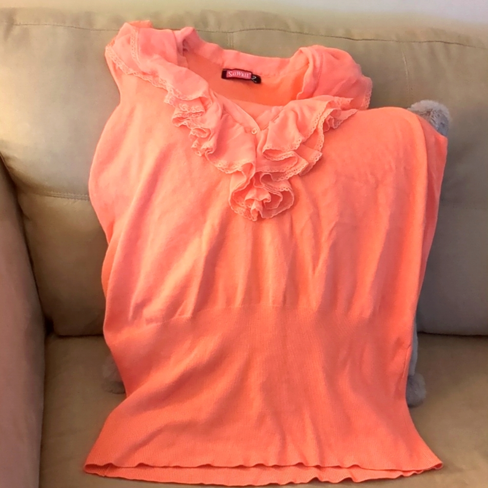 Women's plus size Coral no sleeves sweater